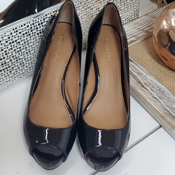 CALVIN KLEIN 'Garda' Peep Toe Platform Pumps - Picture 2 of 11
